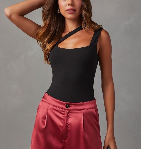 BLACK TANK-TOP