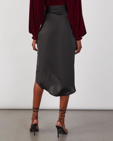 BLACK SKIRT