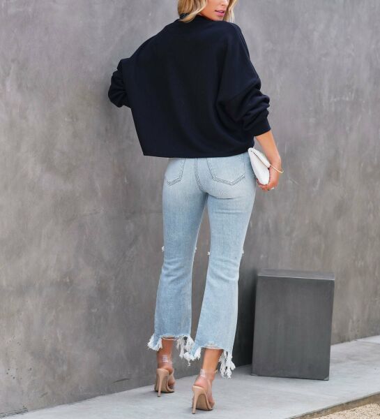 BLACK SWEATSHIRT