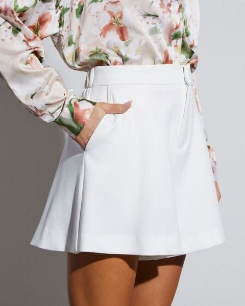 ECRU SHORT
