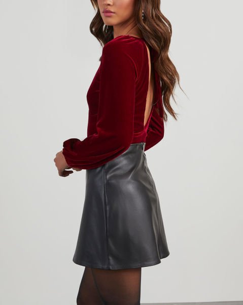 BURGUNDY SWEATERS