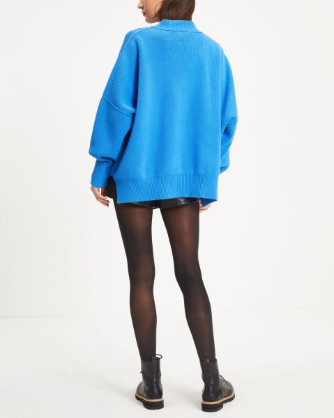 BLUE SWEATERS