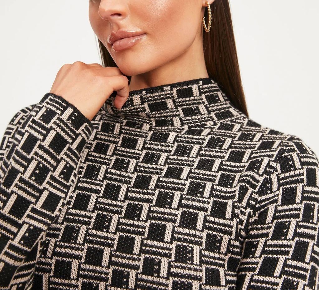 BLACK-STONE-PRINTED BLOUSE
