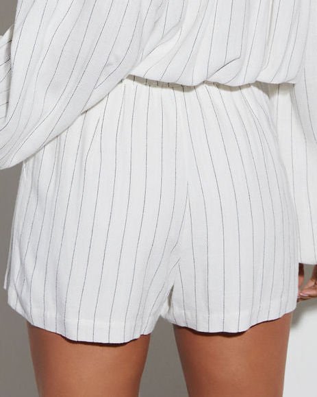 WHITE-GREY-STRIPED SHORTS