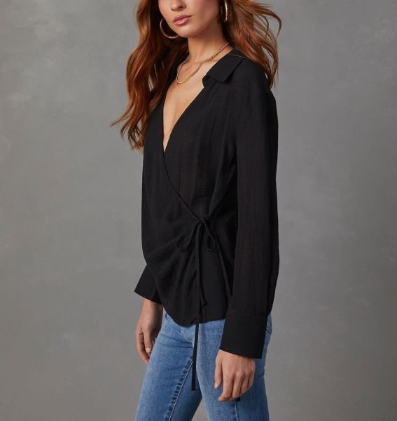 BLACK BLOUSE