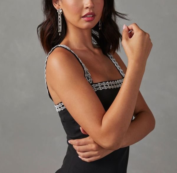 BLACK-WHITE DRESS