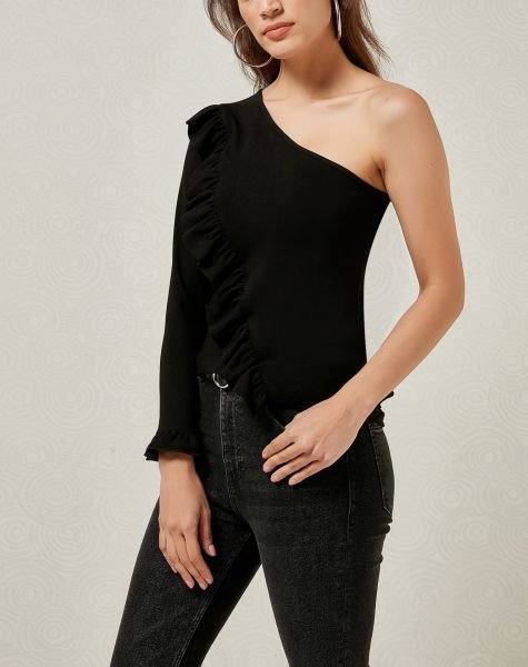 BLACK BLOUSE