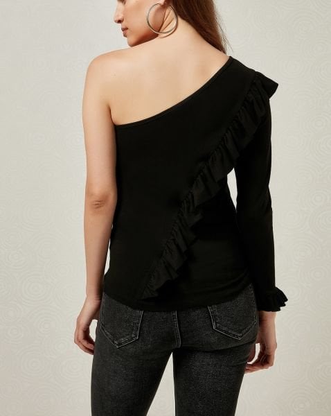 BLACK BLOUSE