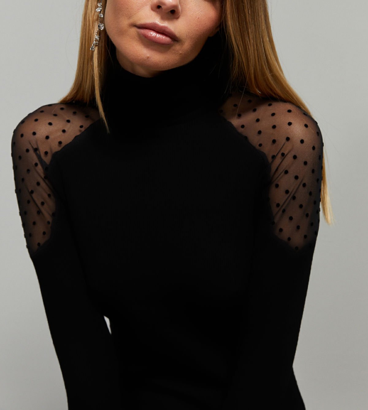 BLACK BLOUSE