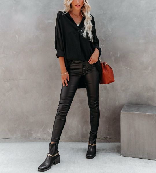 BLACK BLOUSE