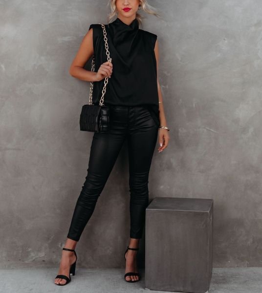BLACK BLOUSE