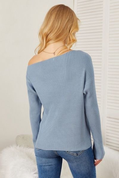 SKY-BLUE SWEATER