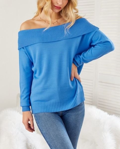 BLUE SWEATER