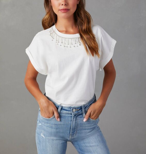 WHITE T-SHIRT