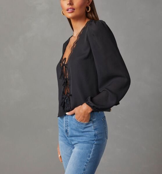 BLACK BLOUSE
