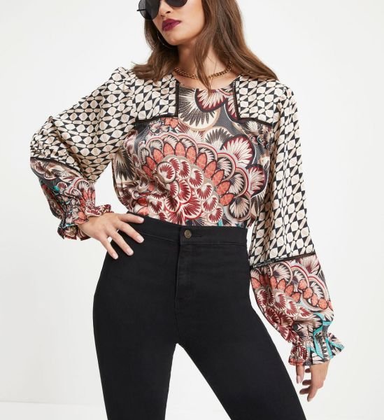 BLACK-ECRU-PRINTED BLOUSE