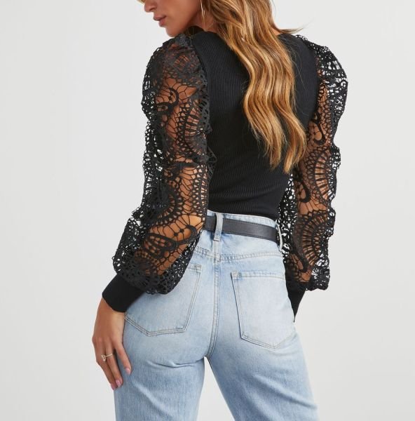 BLACK BLOUSE