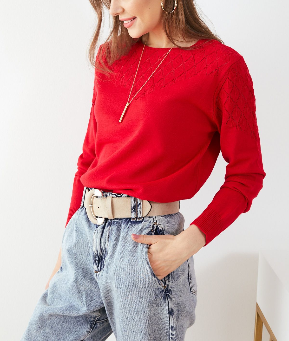 RED SWEATER