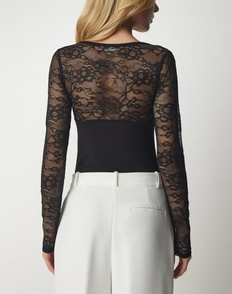 BLACK BLOUSE