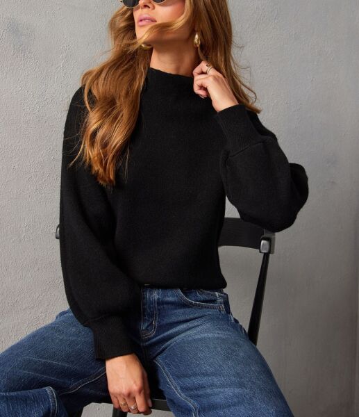 BLACK SWEATER