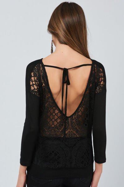 BLACK BLOUSE