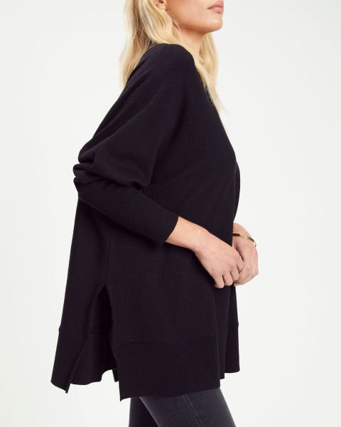 BLACK BLOUSE
