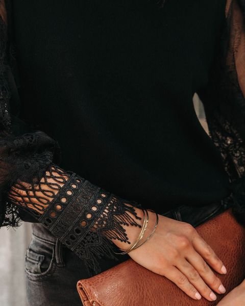 BLACK BLOUSE