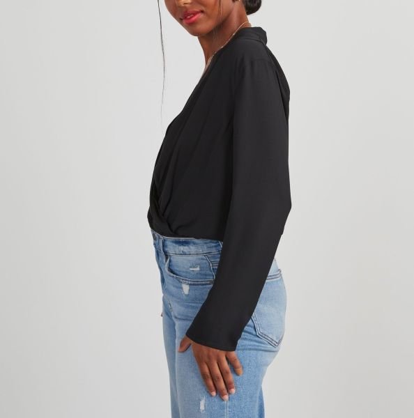 BLACK BLOUSE