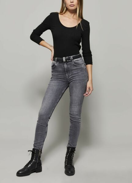 BLACK BLOUSE