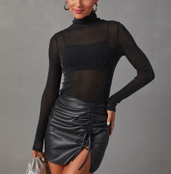 BLACK BLOUSE