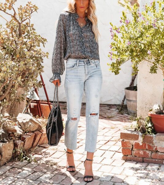 BLACK-WHITE-PRINTED BLOUSE