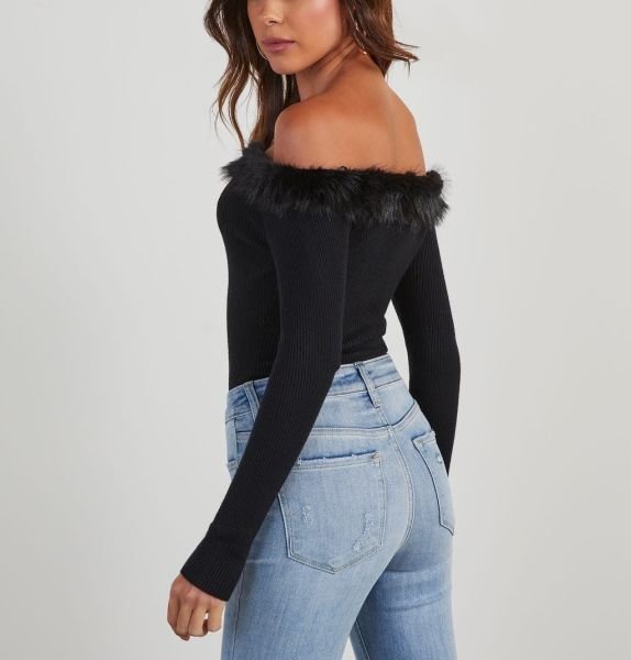 BLACK BLOUSE