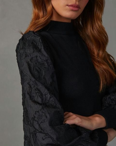 BLACK BLOUSE
