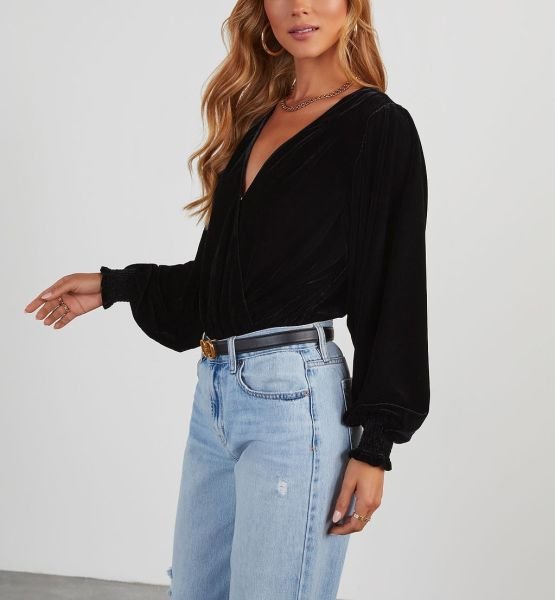 BLACK BLOUSE