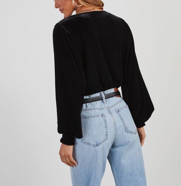 BLACK BLOUSE