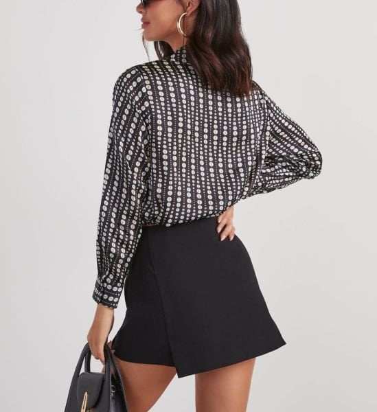 BLACK-WHITE BLOUSE