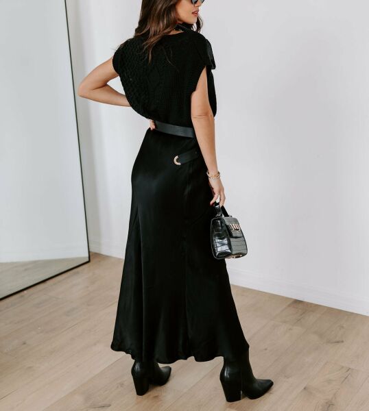 BLACK SKIRT