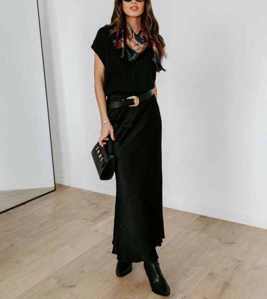 BLACK SKIRT