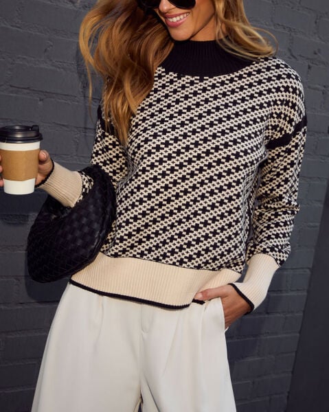 IVORY-BLACK SWEATER