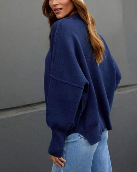 NAVY SWEATER