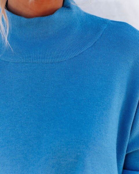 BLUE SWEATERS