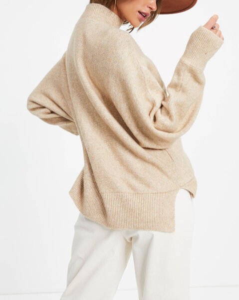 STONE SWEATERS