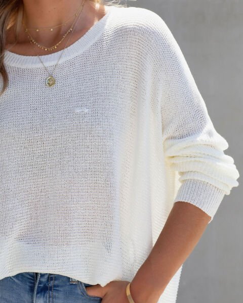 WHITE SWEATERS