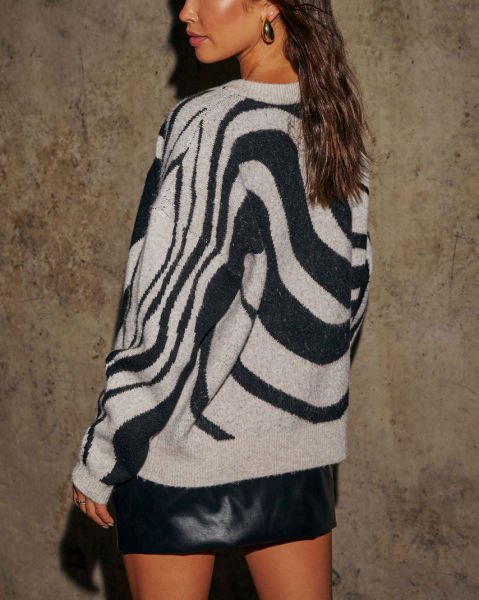 BLACK-GREY-PRINTED SWEATERS